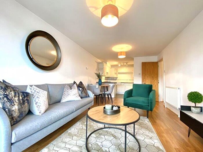 1 Bedroom Apartment To Rent In Drake House, Victory Place, E14