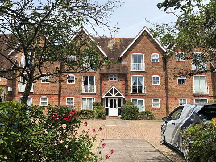 1 Bedroom Apartment To Rent In River Road, Littlehampton, BN17