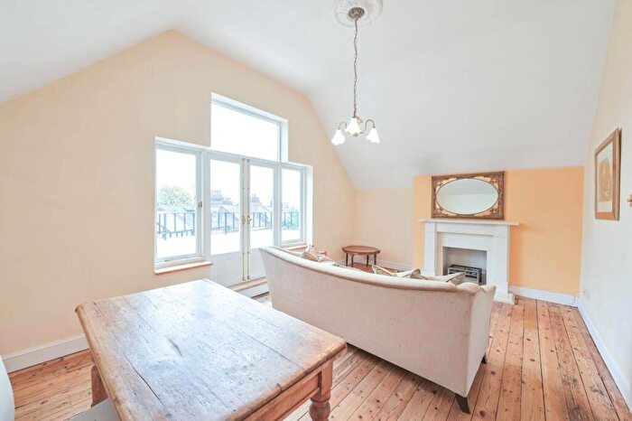 2 Bedroom Flat For Sale In Greencroft Gardens, South Hampstead, London, NW6