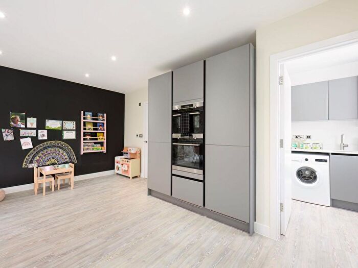 5 Bedroom Detached House For Sale In Newmarket Road, Teversham, Cambridge, CB5