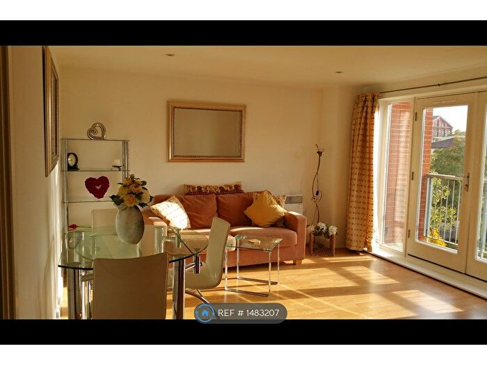 2 Bedroom Flat To Rent In Ashvale Court, London, E3