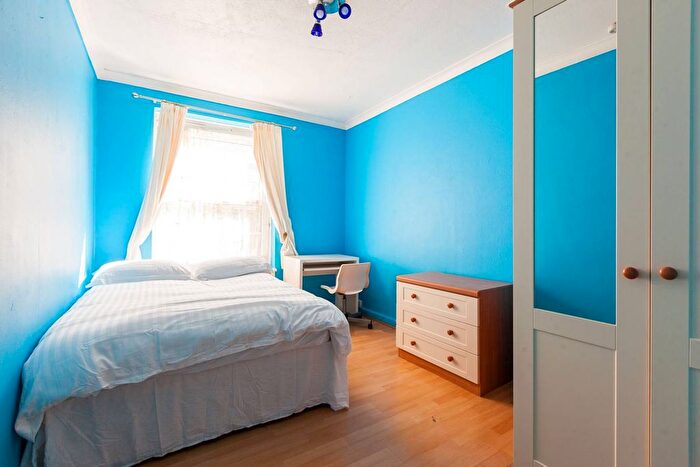 2 Bedroom Flat To Rent In Lant Street, Borough, London, SE1