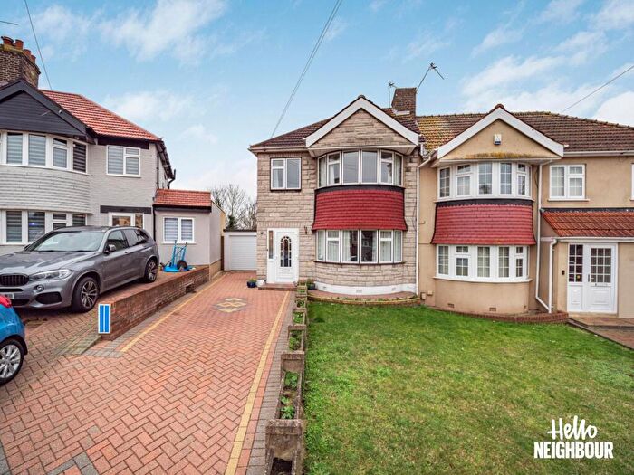 3 Bedroom Semi-Detached House To Rent In Totnes Road, Welling, DA16