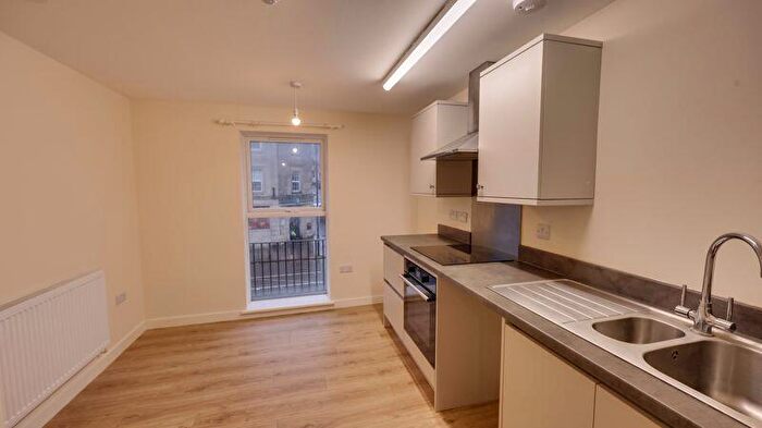 2 Bedroom Flat To Rent In Wellsway, Bath, BA2