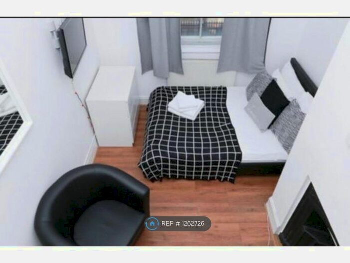 2 Bedroom Semi-Detached House To Rent In Litchfield Street, London WC2H