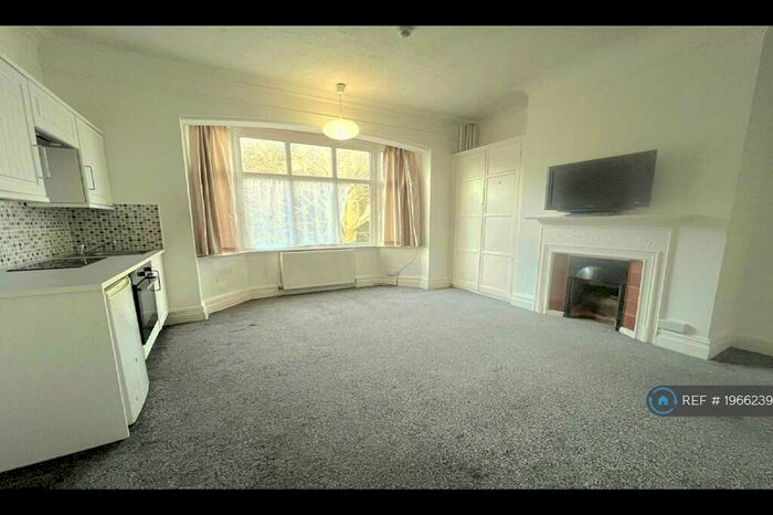 1 Bedroom Flat To Rent In Queens Park Gardens, Bournemouth, BH8