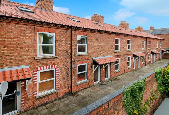 2 Bedroom Cottage To Rent In Lenton Terrace, Millgate, Newark, NG24