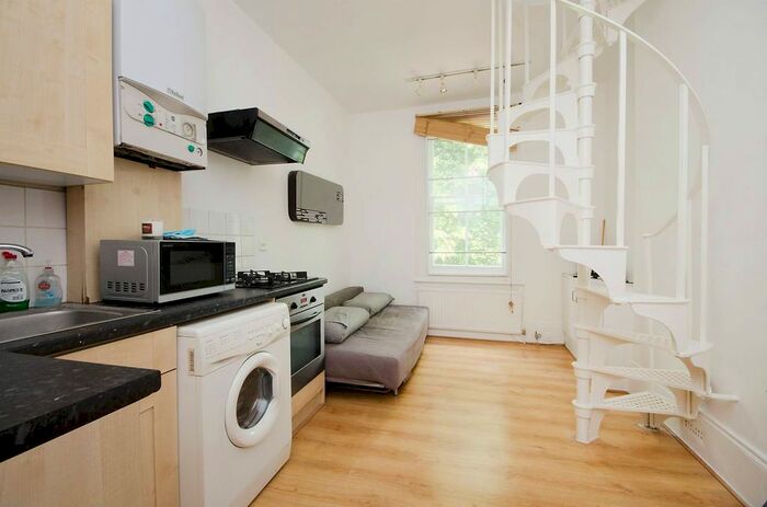 1 Bedroom Maisonette To Rent In Longridge Road, Earls Court, London, SW5