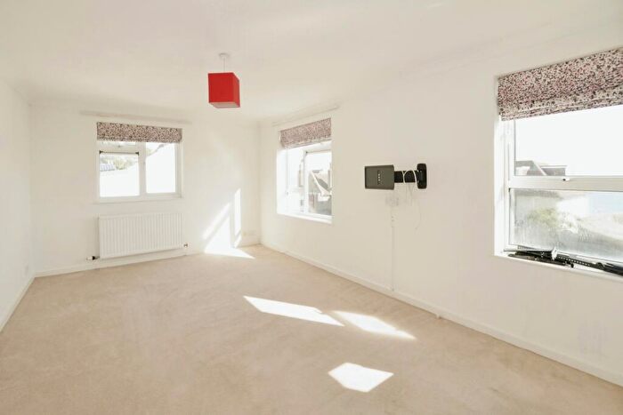 1 Bedroom Flat For Sale In Sandgate High Street, Sandgate, Folkestone, Kent, CT20
