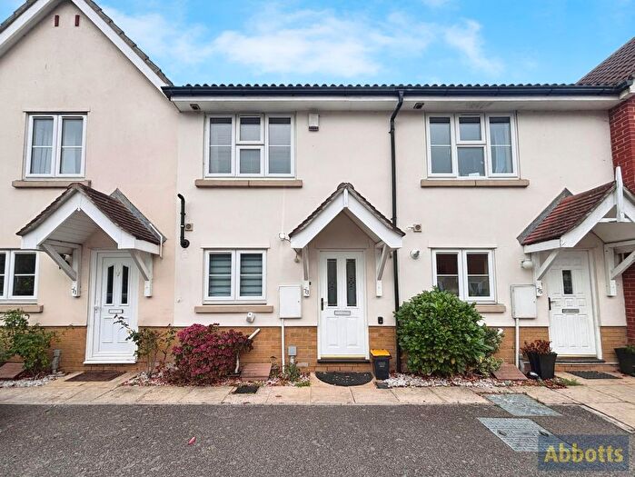 2 Bedroom Property To Rent In Pollards Close, Rochford, SS4