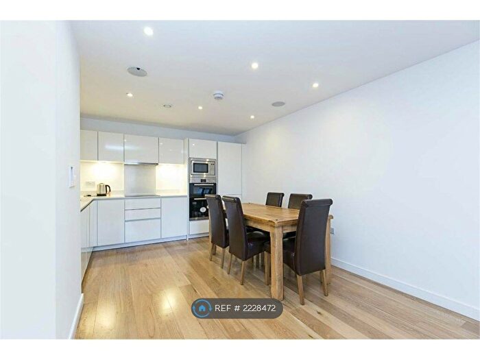 3 Bedroom Flat To Rent In Seven Sea Gardens, London, E3