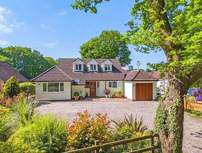 4 Bedroom Detached House For Sale In School Road, Kelvedon Hatch, Brentwood, Essex, CM15