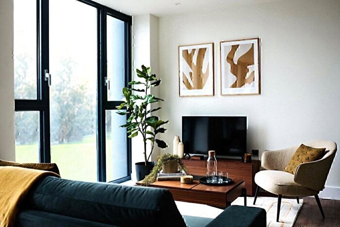 3 Bedroom Apartment To Rent In Uncle Leeds, Whitehall, Leeds, LS12