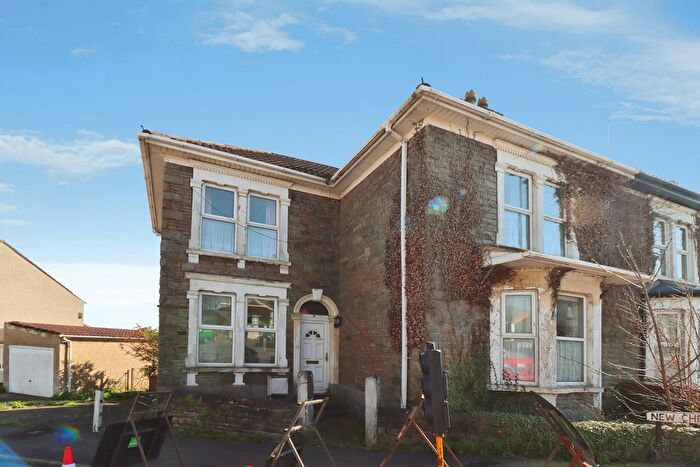 3 Bedroom End Terrace House For Sale In Downend Road, Kingswood, Bristol, BS15