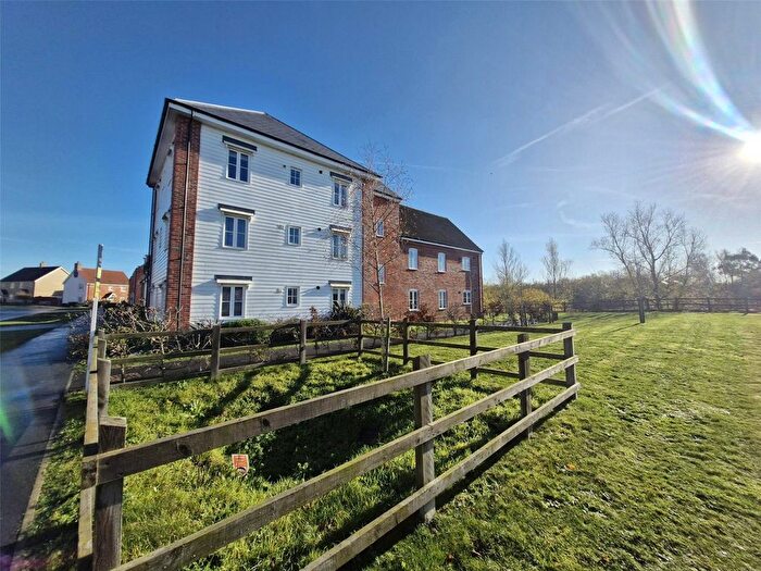 2 Bedroom Flat For Sale In Heron Rise, Wymondham, Norfolk, NR18