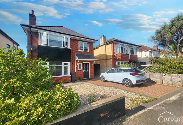 3 Bedroom Detached House To Rent In Wimborne Road, Bournemouth, Dorset, BH11