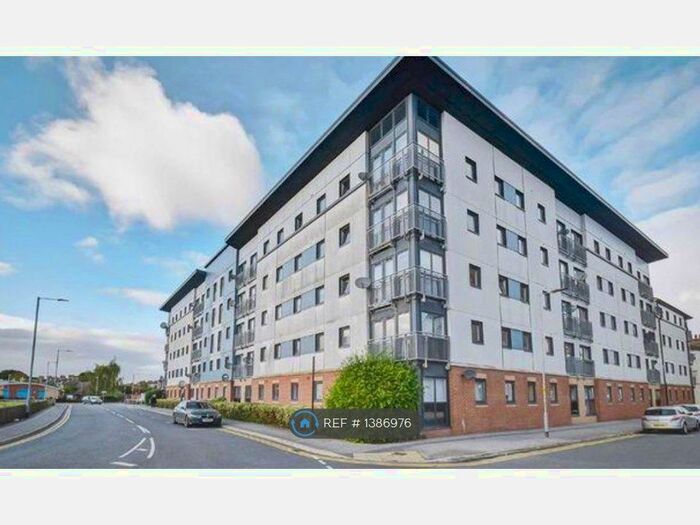 2 Bedroom Flat To Rent In Spring Street, Hull, HU2