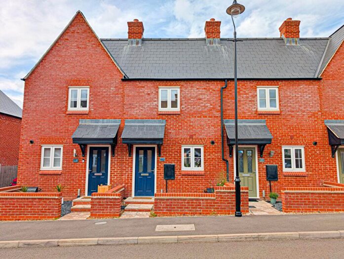 2 Bedroom Terraced House For Sale In Pontefract Avenue, Towcester, NN12