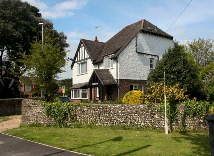 4 Bedroom House To Rent In Offington Avenue, Worthing, BN14