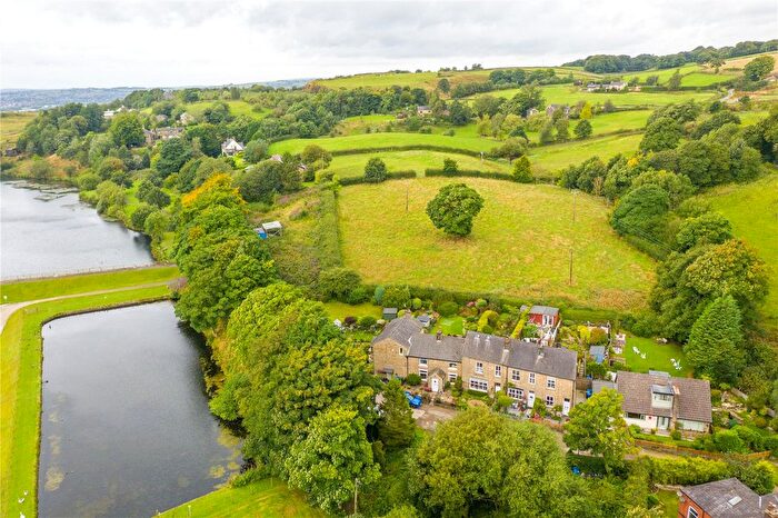 3 Bedroom Terraced House For Sale In White Ash, Birtle, Bury, Greater Manchester, BL9