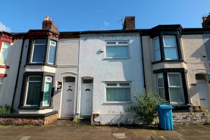 5 Bedroom House To Rent In Gilroy Road, Kensington, L6