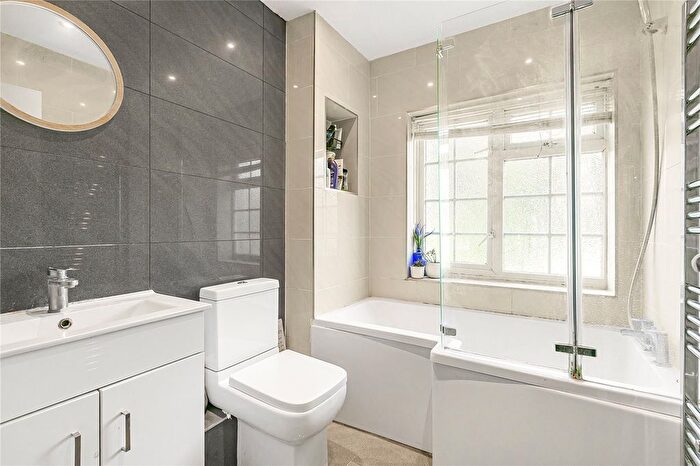 3 Bedroom End Terrace House For Sale In Gilpin Crescent, Twickenham, TW2