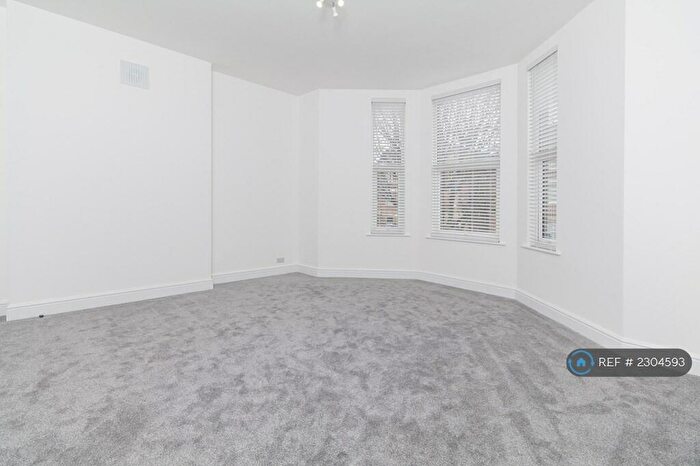 2 Bedroom Flat To Rent In Bouverie Road West, Folkestone, CT20