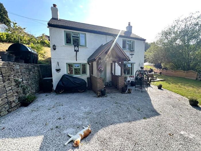 3 Bedroom House For Sale In Camomile Green, Lydbrook, GL17