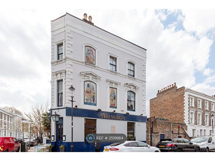 3 Bedroom Flat To Rent In Abingdon Road, London, W8