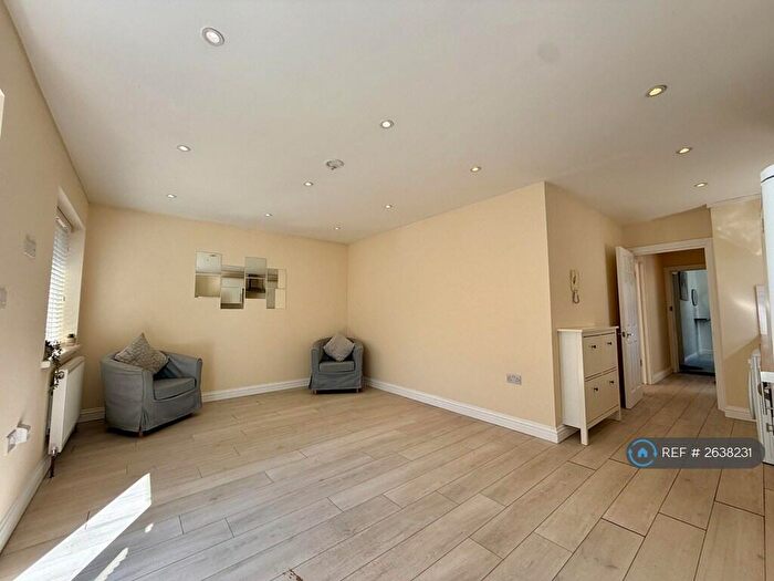 1 Bedroom Flat To Rent In Watford Way, London, NW4