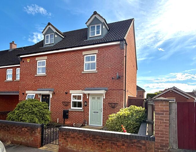 3 Bedroom Town House To Rent In Hawthorne Avenue Long Eaton, Long Eaton, Nottingham, Nottinghamshire, NG10