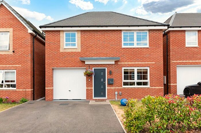 4 Bedroom Detached House For Sale In Railway Walk, Royston, S71