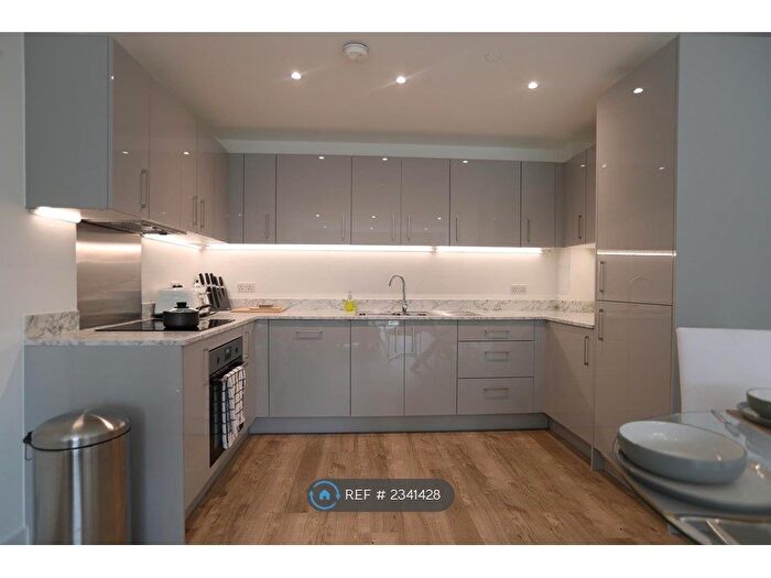 2 Bedroom Flat To Rent In Caesar House, Hemel Hempstead, HP1