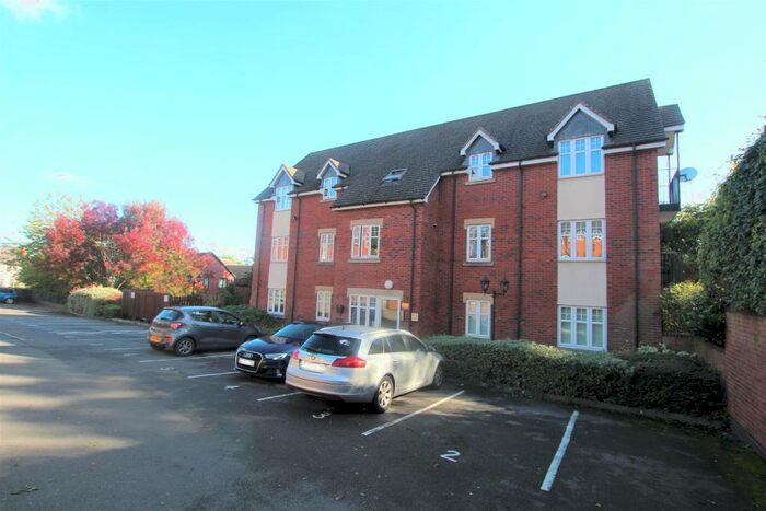 2 Bedroom Flat To Rent In Mount Pleasant, Redditch, B97