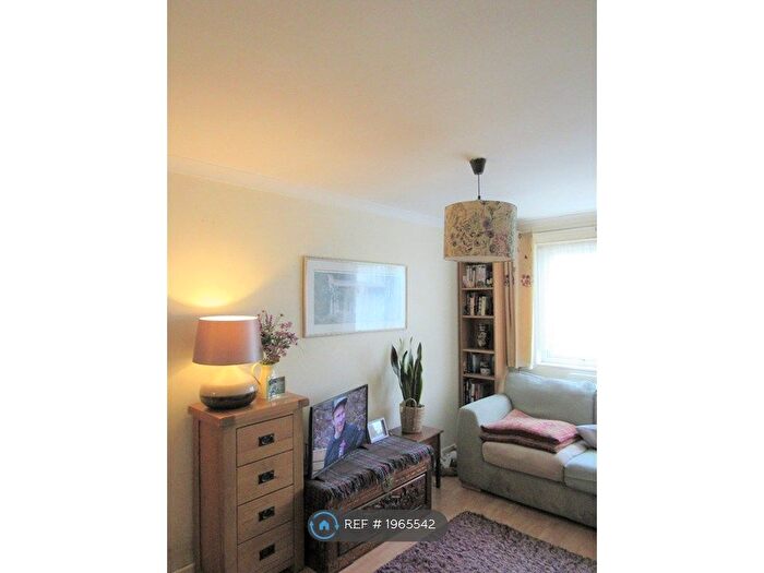 1 Bedroom Flat To Rent In North Tenth Street, Milton Keynes, MK9