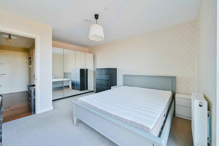 1 Bedroom Flat To Rent In York Way, King's Cross, London, N1C
