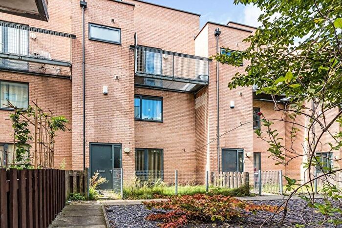 3 Bedroom House To Rent In Betsham Street, Manchester, M15