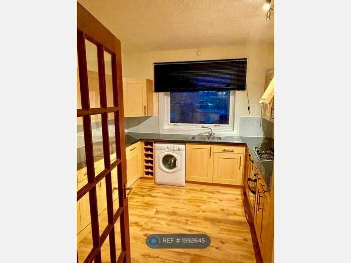 3 Bedroom Flat To Rent In Morar Street, Methil, Leven, KY8