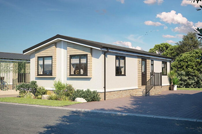 2 Bedroom Park Home For Sale In Bordon, Hampshire, GU35
