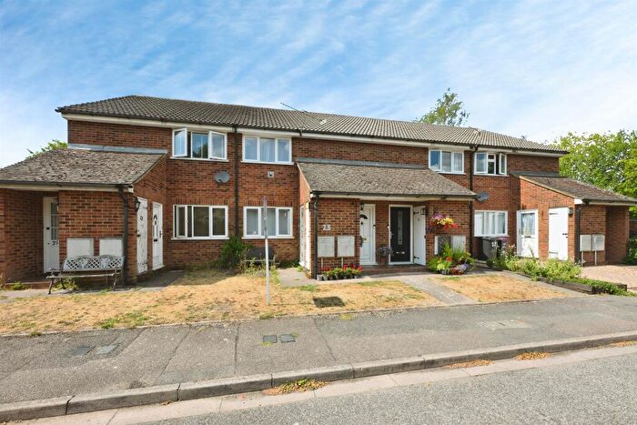 1 Bedroom Apartment For Sale In Church Field, Ware, SG12