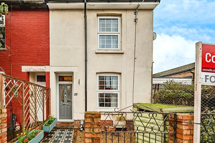 2 Bedroom End Of Terrace House For Sale In Ardenham Street, Aylesbury, HP19