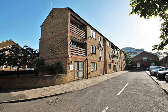 1 Bedroom Flat To Rent In William Court A Hows Road, Uxbridge, Middlesex, UB8