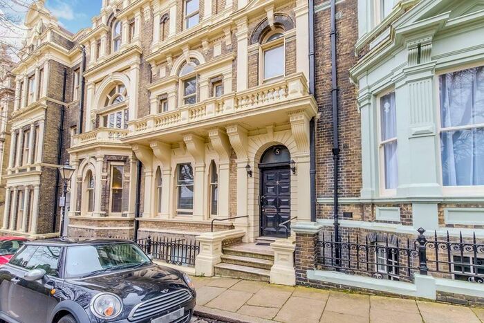 1 Bedroom Flat To Rent In Castle Hill, Rochester, Kent, ME1