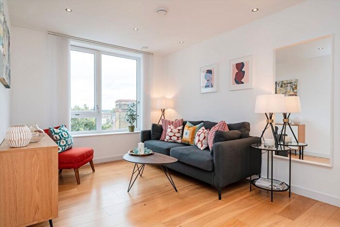 1 Bedroom Flat For Sale In Glenthorne Road, Hammersmith, W6