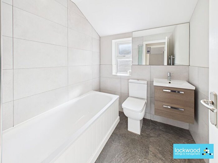 1 Bedroom Flat To Rent In Station Approach, Ashford, TW15