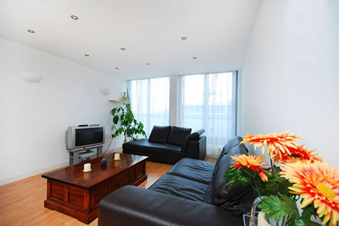 2 Bedroom Flat To Rent In Headstone Road, Harrow On The Hill, Harrow, HA1