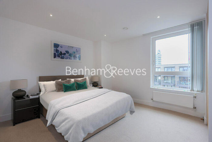 2 Bedroom Apartment To Rent In Gullivers Walk, London, SE8