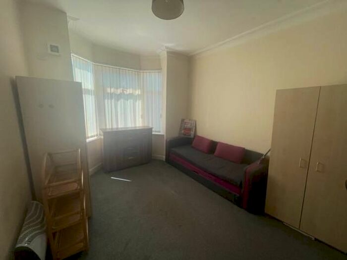 1 Bedroom Studio To Rent In Roberts Road, Balby, Doncaster, DN4