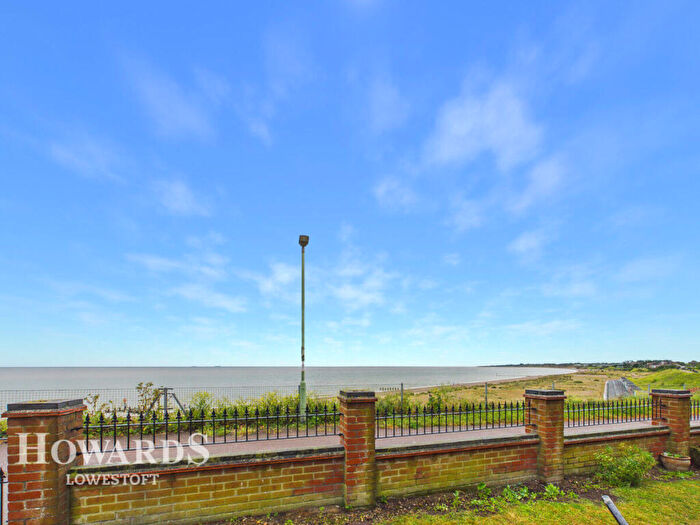 2 Bedroom Flat For Sale In Beachmans Court, Pakefield, NR33