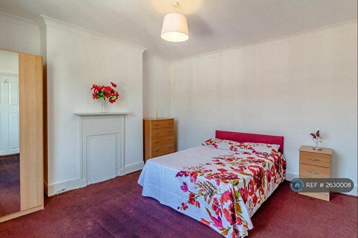 4 Bedroom Terraced House To Rent In Landseer Road, N19